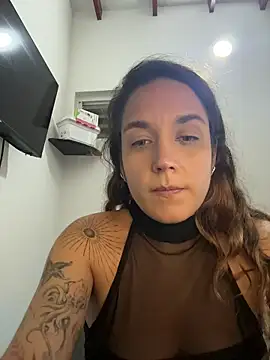 Snapshot of Sophia_House_ chatting on 10-25-25, 10:43 Sophia House  online show from 10-25-25, 10:43
