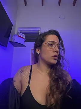Snapshot of Sophia_House_ chatting on 10-24-25, 11:26 Sophia House  online show from 10-24-25, 11:26