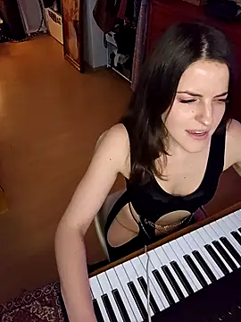 BelleFelicitas online show from 11-14-25, 05:16