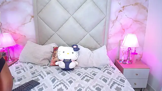 NinaBravura  online show from 10-28-25, 01:32