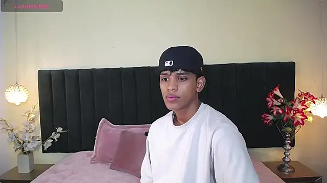 jhos padill online show from 10-22-25, 01:32