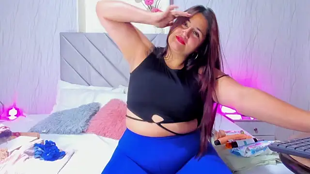 Victoria Guzman online show from 11-04-25, 04:11