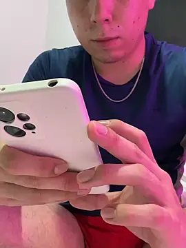 Snapshot of Axel_es chatting on 02-05-26, 12:39 Axel es online show from 02-05-26, 12:39