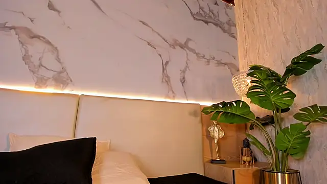 Snapshot of Celeste-Evanns chatting on 02-21-26, 08:00 Celeste-Evanns online show from 02-21-26, 08:00