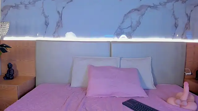 Snapshot of Celeste-Evanns chatting on 11-14-25, 08:12 Celeste-Evanns online show from 11-14-25, 08:12