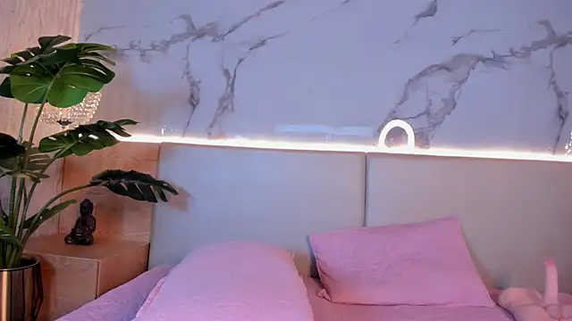 Snapshot of Celeste-Evanns chatting on 10-27-25, 08:10 Celeste-Evanns online show from 10-27-25, 08:10