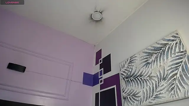 tiiny emilly online show from 11-09-25, 01:04