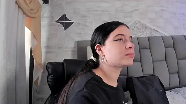 Snapshot of ChannelWhite_ chatting on 10-16-25, 09:01 ChannelWhite online show from 10-16-25, 09:01