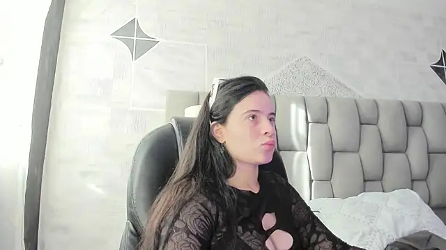 Snapshot of ChannelWhite_ chatting on 09-25-25, 09:32 ChannelWhite online show from 09-25-25, 09:32