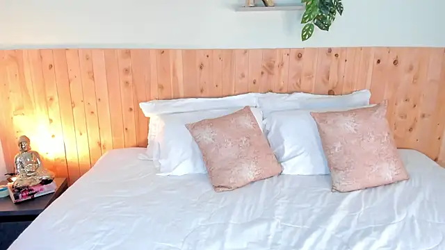 Snapshot of CloehSmiith chatting on 02-10-26, 12:37 CloehSmiith online show from 02-10-26, 12:37