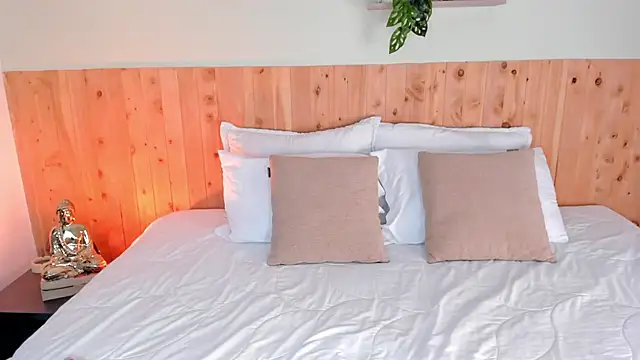 Snapshot of CloehSmiith chatting on 03-10-26, 12:09 CloehSmiith online show from 03-10-26, 12:09