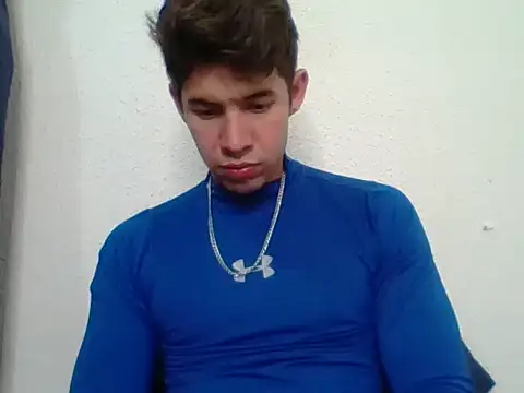 Maxtaylor18 online show from 10-16-25, 04:21