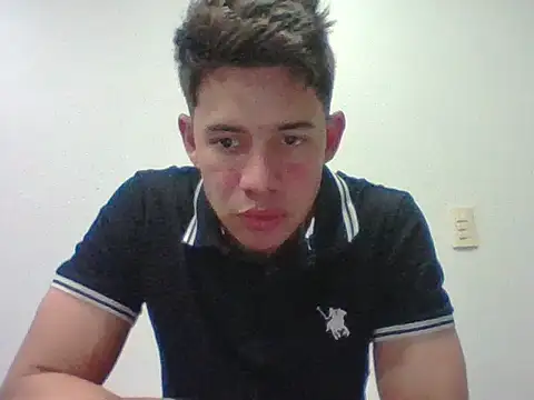 Maxtaylor18 online show from 11-30-25, 04:35