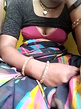 Snapshot of Gopika_Dudi chatting on 10-23-25, 01:37 Gopika Dudi online show from 10-23-25, 01:37
