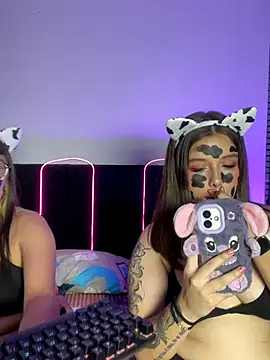 Annie Grosse online show from 11-13-25, 03:10