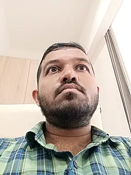 Snapshot of VJ17 chatting on 09-11-25, 05:29 VJ17 online show from 09-11-25, 05:29