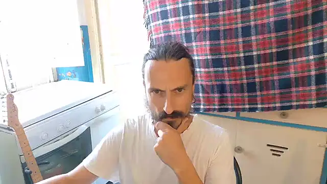 Snapshot of Mrkurt86 chatting on 07-08-26, 01:34 Mrkurt86 online show from 07-08-26, 01:34