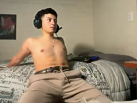 Snapshot of feeelipe2007 chatting on 09-09-25, 10:14 feeelipe2007 online show from 09-09-25, 10:14