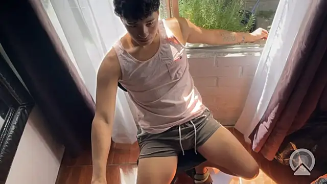 Snapshot of feeelipe2007 chatting on 02-17-26, 06:05 feeelipe2007 online show from 02-17-26, 06:05