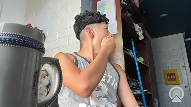 Snapshot of feeelipe2007 chatting on 02-23-26, 09:15 feeelipe2007 online show from 02-23-26, 09:15