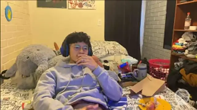 Snapshot of feeelipe2007 chatting on 02-11-26, 11:10 feeelipe2007 online show from 02-11-26, 11:10