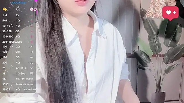 LINNIE05 online show from 12-02-25, 09:22