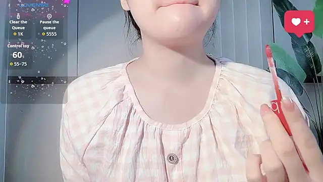 LINNIE05 online show from 11-29-25, 08:36