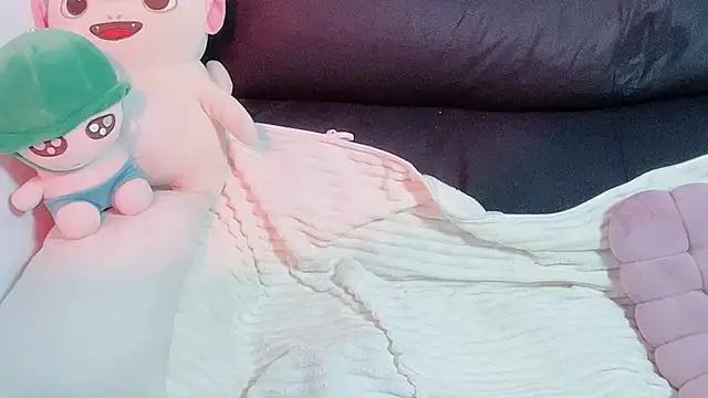 LINNIE05 online show from 01-09-26, 09:49