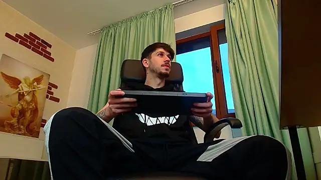 JonahShaw online show from 09-30-25, 04:29