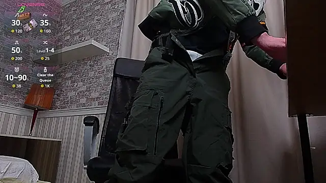 Snapshot of JonahShaw chatting on 02-13-26, 05:51 JonahShaw online show from 02-13-26, 05:51