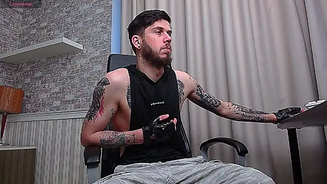 Snapshot of JonahShaw chatting on 02-02-26, 05:39 JonahShaw online show from 02-02-26, 05:39