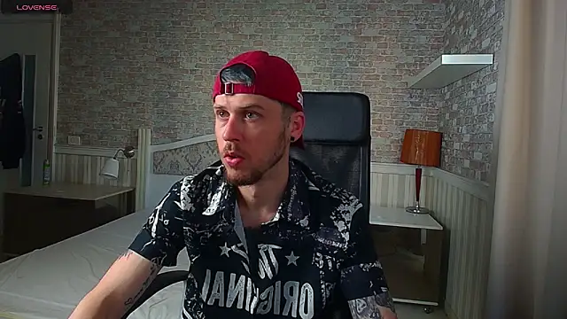 JonahShaw online show from 05-26-26, 04:21