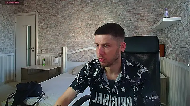 JonahShaw online show from 06-26-26, 04:29