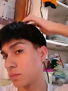 Snapshot of LUISSLEONN0958 chatting on 09-25-25, 10:27 LUISSLEONN0958 online show from 09-25-25, 10:27