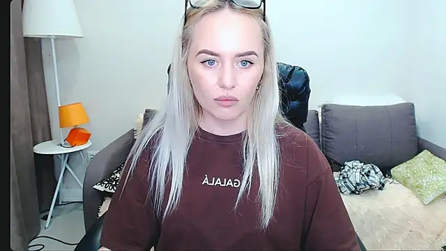LiluMoon   online show from 04-04-26, 03:07