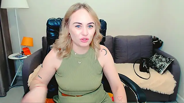 LiluMoon   online show from 06-16-26, 04:29
