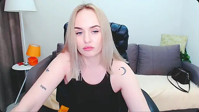 LiluMoon   online show from 04-30-26, 04:25