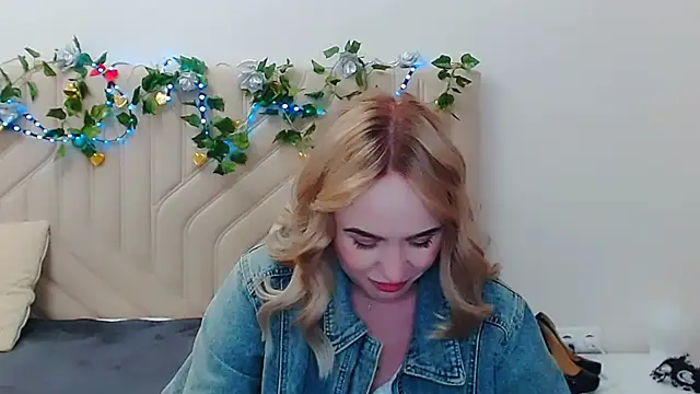 LiluMoon   online show from 04-29-26, 04:33