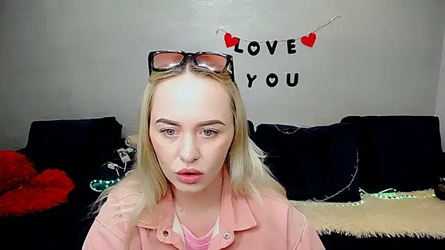 LiluMoon   online show from 04-20-26, 06:16