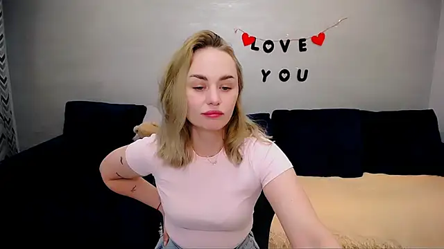 LiluMoon   online show from 05-12-26, 02:56