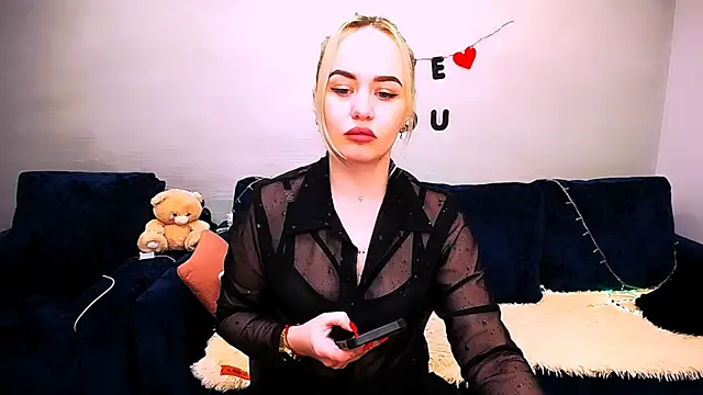 LiluMoon   online show from 03-27-26, 07:39