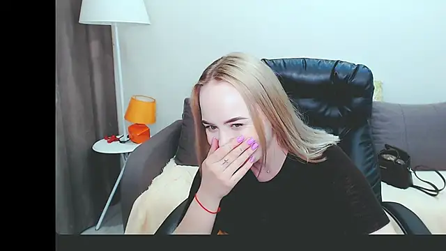 LiluMoon   online show from 04-28-26, 04:44