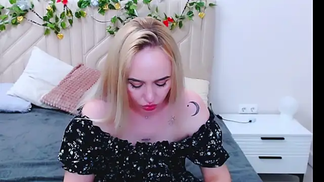 LiluMoon   online show from 04-07-26, 04:42