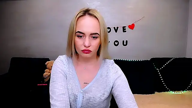 LiluMoon   online show from 04-09-26, 04:24