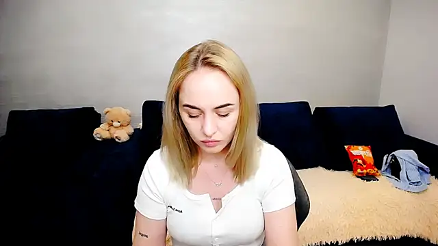 LiluMoon   online show from 05-19-26, 03:41