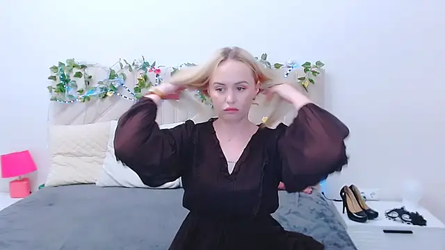 LiluMoon   online show from 04-21-26, 04:02