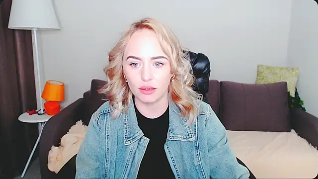 LiluMoon   online show from 05-01-26, 04:12