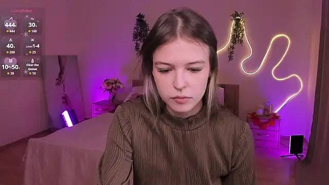 Lisa Blossom online show from 04-15-26, 06:08