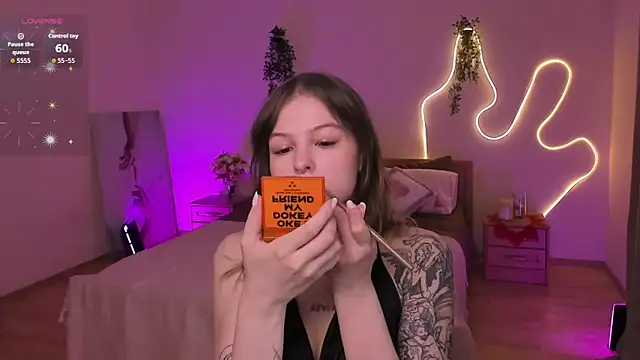 Lisa Blossom online show from 05-22-26, 06:11