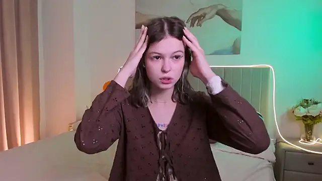 Lisa Blossom online show from 10-27-25, 06:03